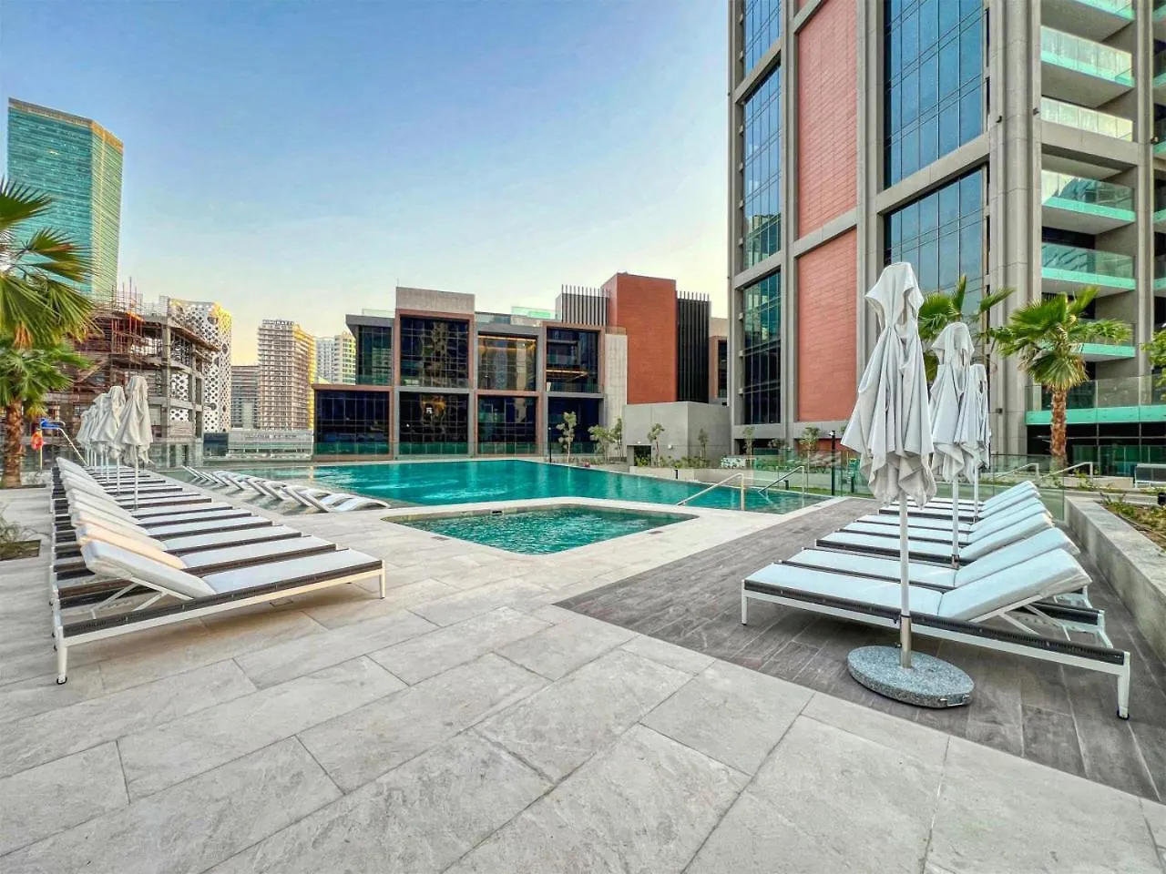 Brand New Business Bay 1 Bed With Burj Khalifa And Canal Views Dubai