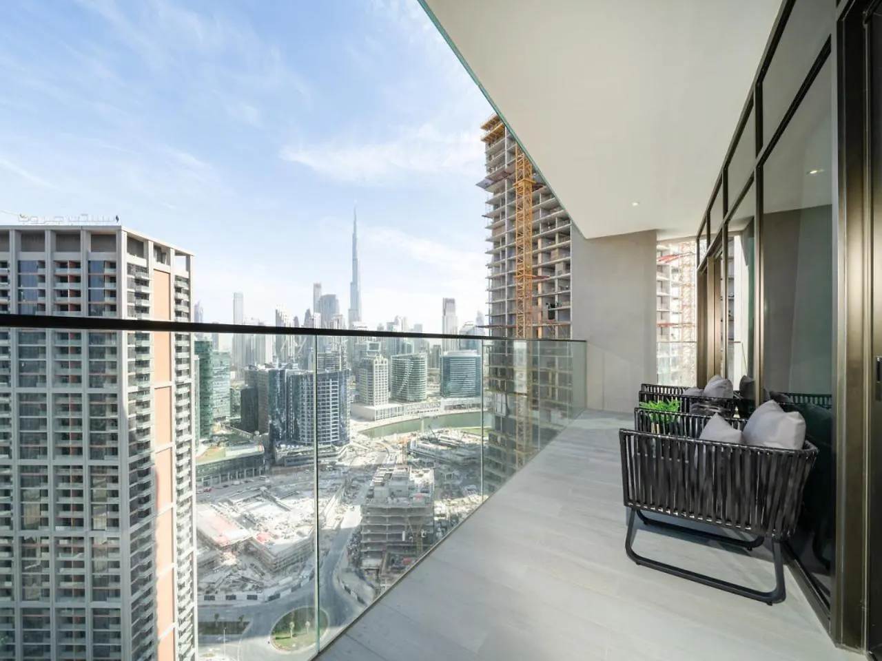 Brand New Business Bay 1 Bed With Burj Khalifa And Canal Views Dubai