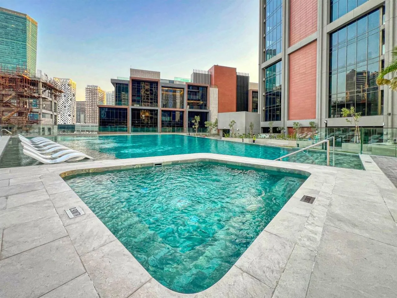 Brand New Business Bay 1 Bed With Burj Khalifa And Canal Views Dubai