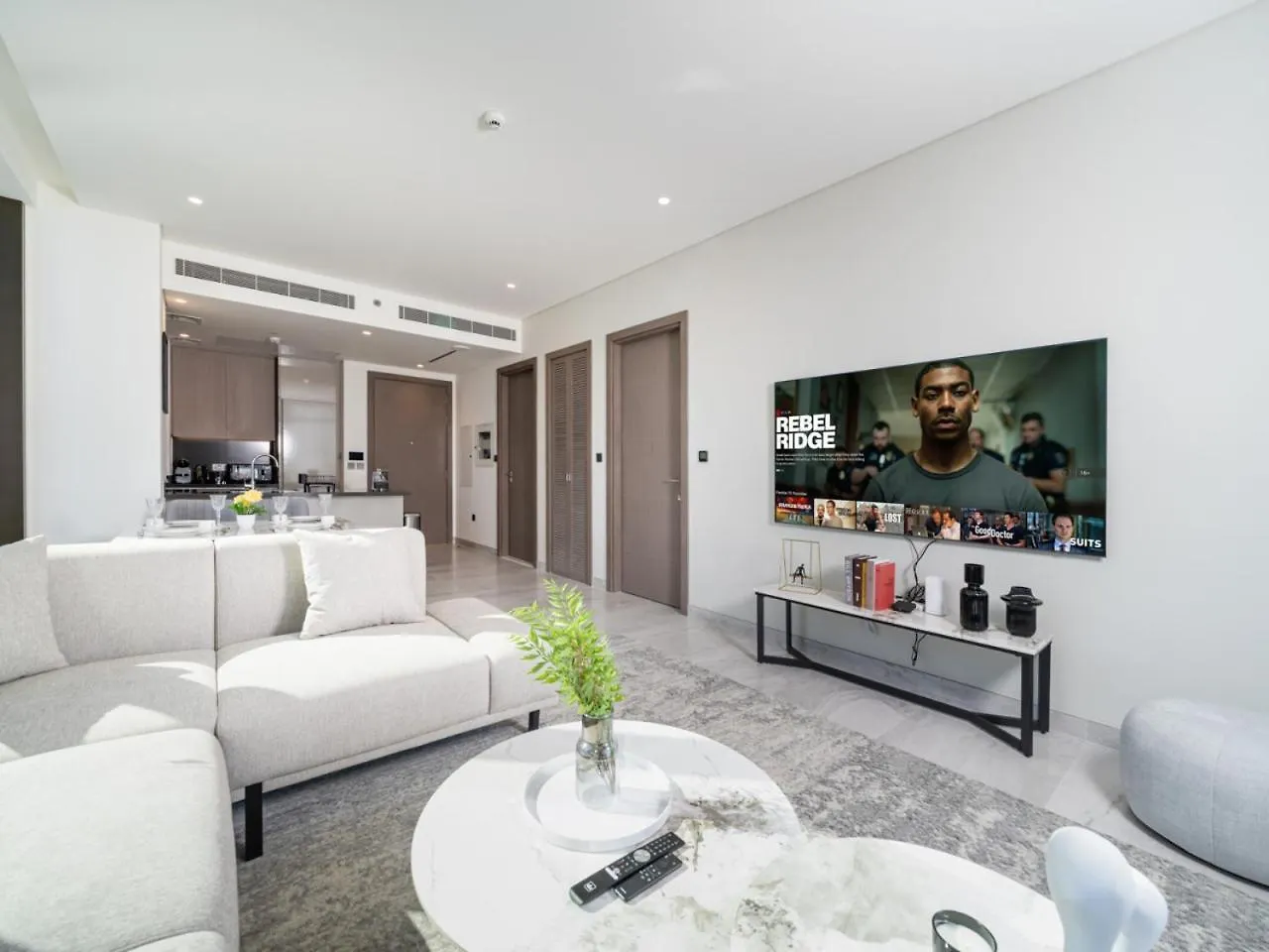 Lägenhet Brand New Business Bay 1 Bed With Burj Khalifa And Canal Views Dubai