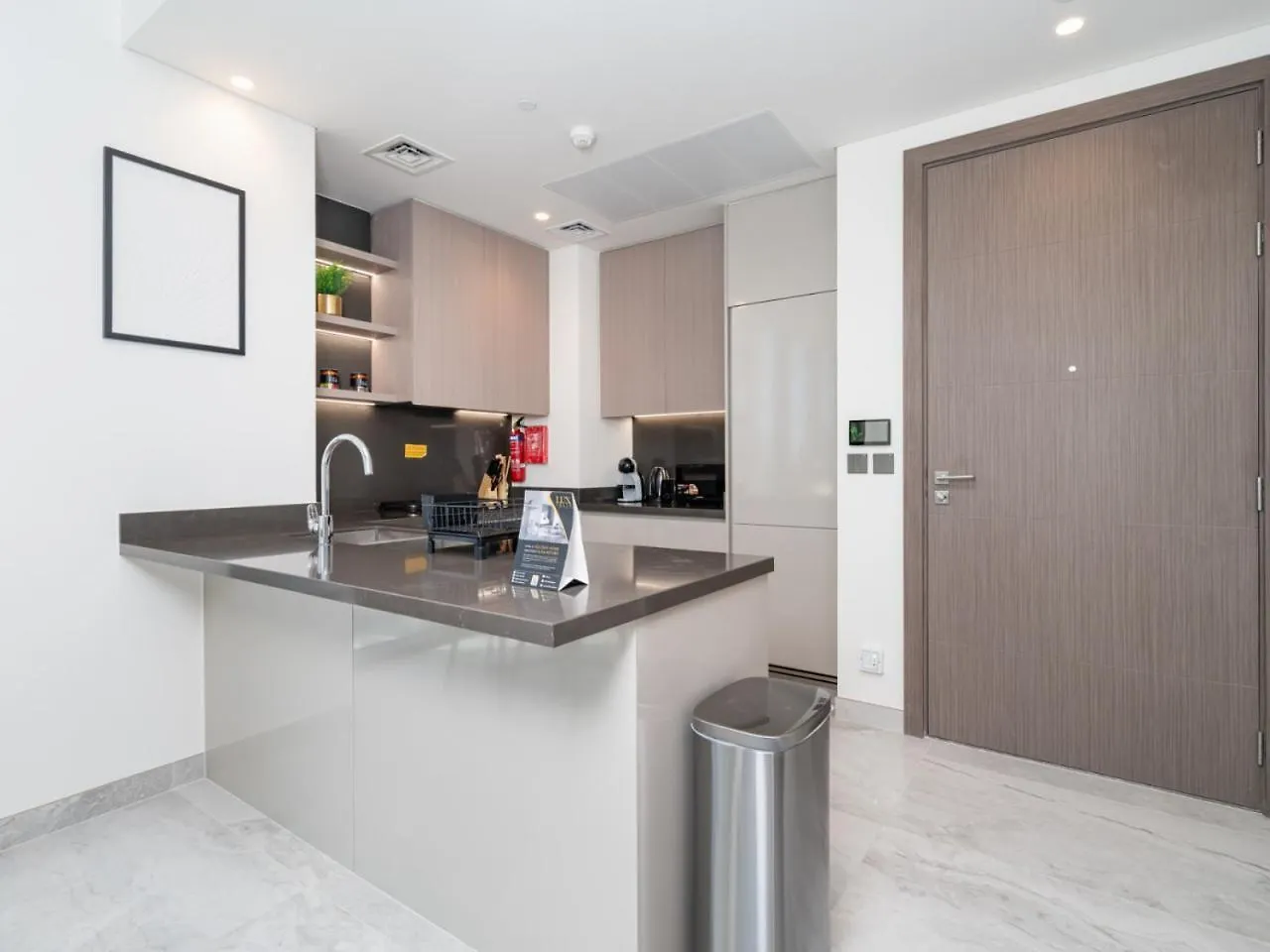 Brand New Business Bay 1 Bed With Burj Khalifa And Canal Views Dubai 0*,