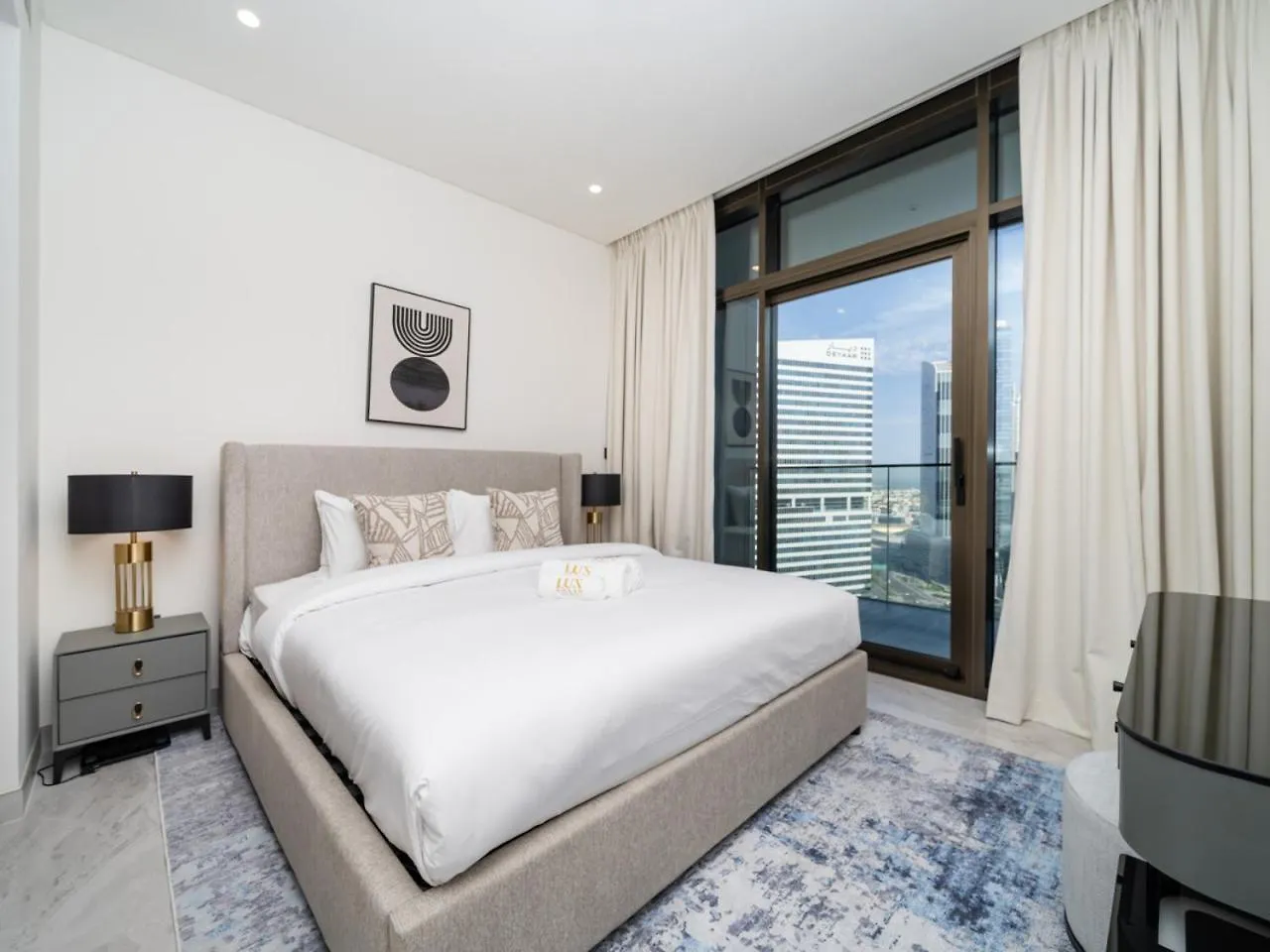 Brand New Business Bay 1 Bed With Burj Khalifa And Canal Views Dubai Förenade Arabemiraten